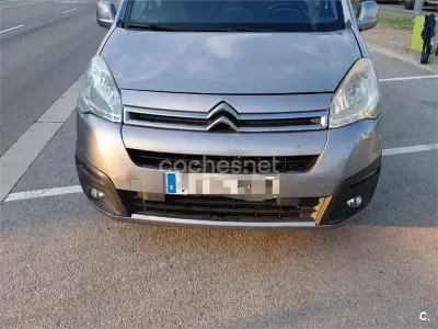 Usado Citroën Berlingo Feel 100 CV (73 kW) 2016 Gris / plata Monovolumen