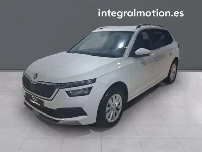 Usado Skoda Kamiq Active 110 CV (80 kW) 2023 Blanco SUV