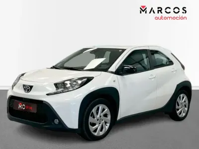 Usado Toyota Aygo X Play 72 CV (52 kW) 2023 SUV