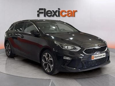 Usado Kia Ceed 100 CV (73 kW) 2021 Negro Utilitario