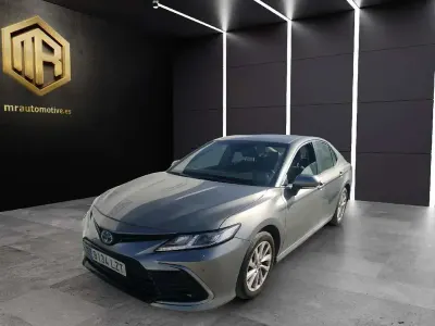 Usado Toyota Camry Advance 218 CV (160 kW) 2022 Gris Berlina