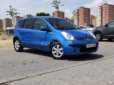 Usado Nissan Note Acenta 86 CV (63 kW) 2006 Azul Utilitario