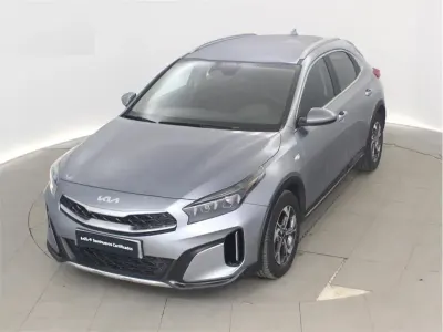 Usado Kia XCeed 101 CV (74 kW) 2025 Gris SUV