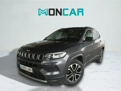 Usado Jeep Compass Limited 130 CV (95 kW) 2022 Gris / plata SUV