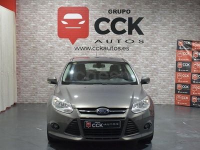 Usado Ford Focus 115 CV (84 kW) 2014 Gris / plata Berlina