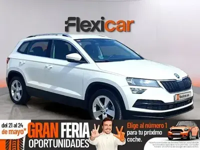 Usado Skoda Karoq Ambition 150 CV (110 kW) 2022 Blanco SUV