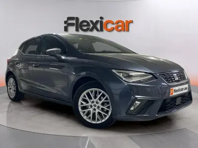 Usado Seat Ibiza 110 CV (80 kW) 2024 Azul Utilitario