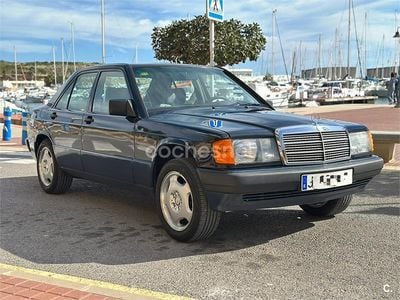 Usado Mercedes 190 109 CV (80 kW) 1991 Azul Berlina
