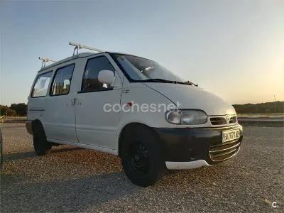 Usado Nissan Cargo 75 CV (55 kW) 1999 Blanco Familiar