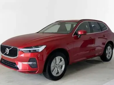 Usado Volvo XC60 Core 197 CV (144 kW) 2023 Rojo SUV
