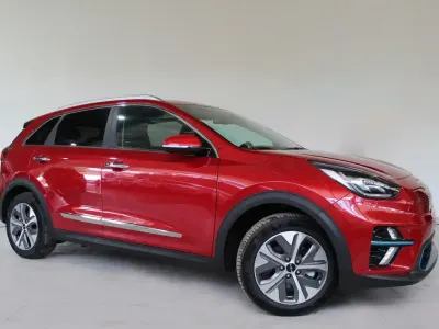 Usado Kia Niro 150 kW (204 CV) 2022 Rojo SUV