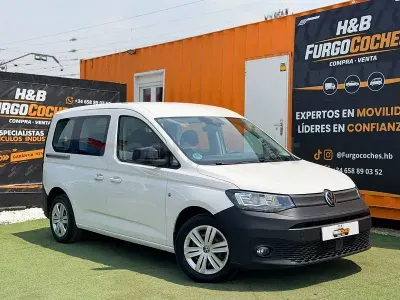 Usado VW Caddy 122 CV (89 kW) 2021 Blanco Monovolumen