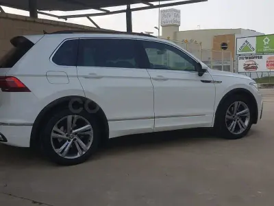 Usado VW Tiguan R-line 150 CV (110 kW) 2021 Blanco SUV