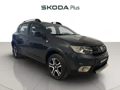 Käytetty Dacia Sandero Essentiel 95 HP (69 kW) 2020 Harmaa Sedan