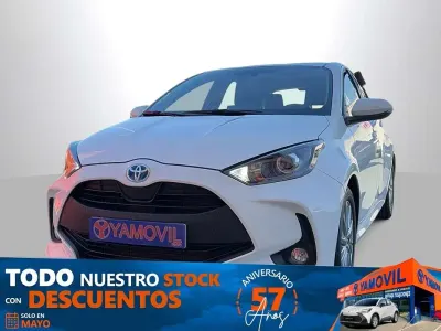 Usado Toyota Yaris Hybrid Active 116 CV (85 kW) 2024 Blanco Utilitario