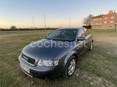 Usado Audi A4 163 CV (119 kW) 2002 Gris / plata Berlina