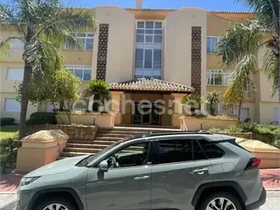 Usado Toyota RAV4 Hybrid Luxury 222 CV (163 kW) 2024 Gris / plata SUV