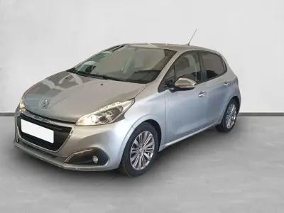 Usado Peugeot 208 Signature Sky 83 CV (61 kW) 2018 Utilitario