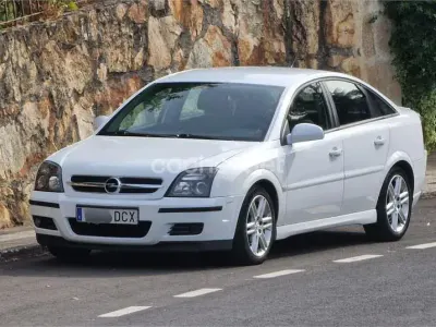 Usado Opel Vectra GTS 150 CV (110 kW) 2005 Blanco Berlina