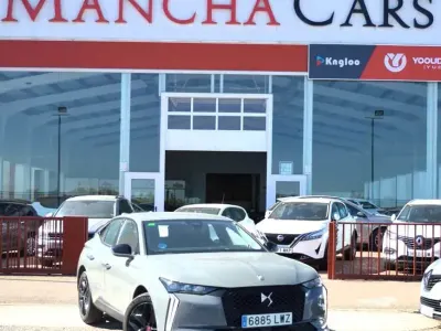 Usado DS Automobiles DS4 Performance Line Plus 226 CV (166 kW) 2022 Gris SUV
