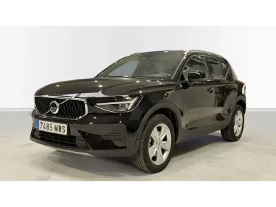 Begagnad Volvo XC40 Core 163 HK (119 kW) 2024 Svart SUV