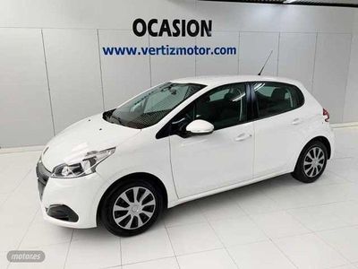 Usado Peugeot 208 Active 75 CV (55 kW) 2018 Blanco Utilitario