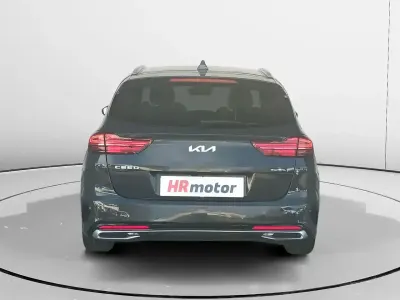 Usado Kia Ceed GT-Line 120 CV (88 kW) 2023 Gris Utilitario