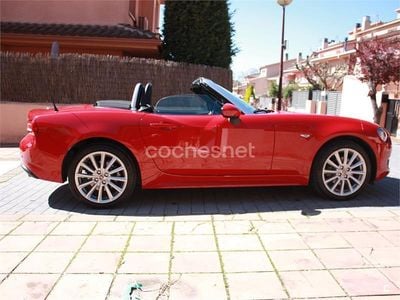 Usado Fiat 124 Spider Lusso 140 CV (102 kW) 2016 Rojo Descapotable