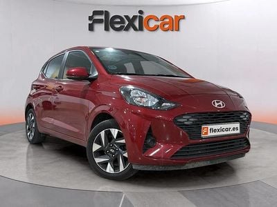 Usado Hyundai i10 67 CV (49 kW) 2023 Rojo Utilitario