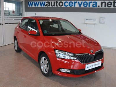 Rojo Usado 2018 Skoda Fabia Ambition Berlina | 9990 € (Precio justo)