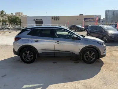 Usado Opel Grandland X 131 CV (96 kW) 2020 Gris SUV
