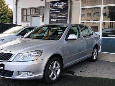 Usado Skoda Octavia 105 CV (77 kW) 2011 Gris / plata Berlina
