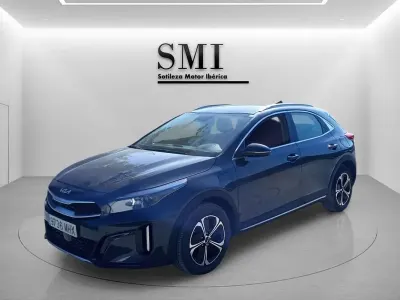 Usado Kia XCeed 141 CV (103 kW) 2023 Gris SUV