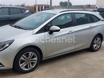 Gris / plata Usado 2019 Opel Astra Selective Familiar | 10.499 € (Precio justo)
