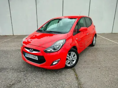 Usado Hyundai ix20 Comfort 115 CV (84 kW) 2012 Rojo Utilitario