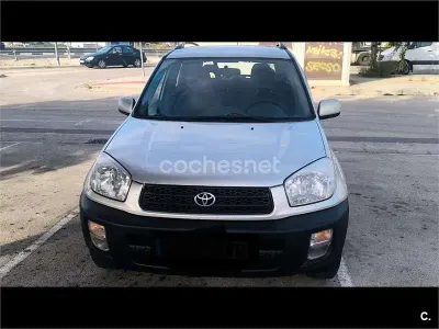 Usado Toyota RAV4 Luna 125 CV (91 kW) 2002 Gris / plata SUV