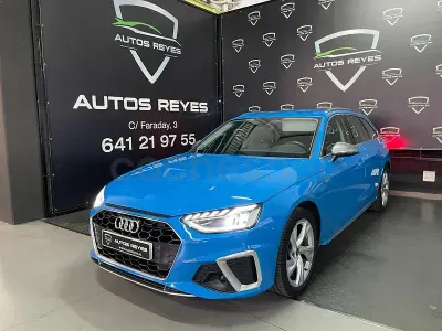 Usado Audi A4 S-Line 136 CV (100 kW) 2021 Azul Familiar