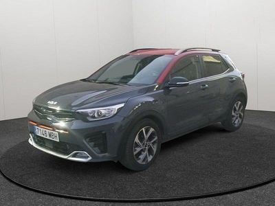 Usado Kia Stonic GT-Line 120 CV (88 kW) 2022 Gris / plata SUV