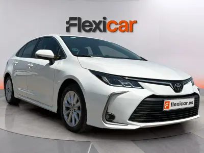 Usado Toyota Corolla 125 CV (91 kW) 2022 Blanco Berlina