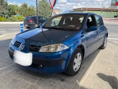 Usado Renault Mégane Expression 115 CV (84 kW) 2004 Azul Berlina