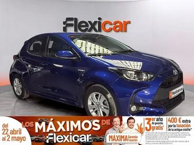 Usado Toyota Yaris Hybrid Active 116 CV (85 kW) 2021 Azul