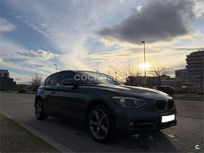 Usado BMW 118 Sport Line 143 CV (105 kW) 2012 Gris / plata Utilitario
