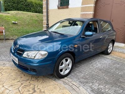 Usado Nissan Almera Pack 98 CV (72 kW) 2002 Azul Berlina