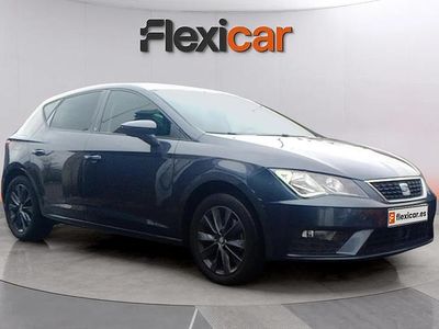 Usado Seat Leon Style 130 CV (95 kW) 2020 Gris Berlina