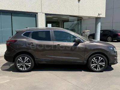 Usado Nissan Qashqai N-Vision 110 CV (80 kW) 2017 Gris / plata SUV
