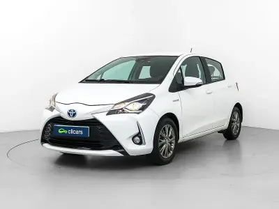 Usado Toyota Yaris Hybrid Active 100 CV (73 kW) 2019