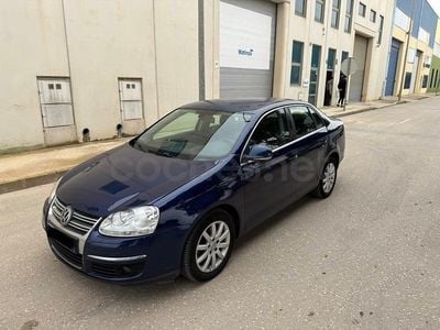 Begagnad VW Jetta Advance 105 HK (77 kW) 2007 Blå Sedan