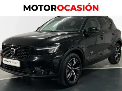 Usado Volvo XC40 Plus 163 CV (119 kW) 2024 Negro onyx m. c717e SUV