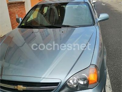 Usado Chevrolet Evanda CDX 131 CV (96 kW) 2005 Gris / plata Berlina