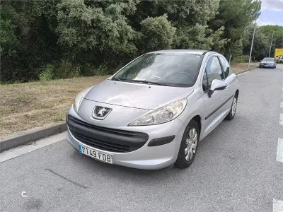 Usado Peugeot 207 90 CV (66 kW) 2006 Gris / plata Berlina